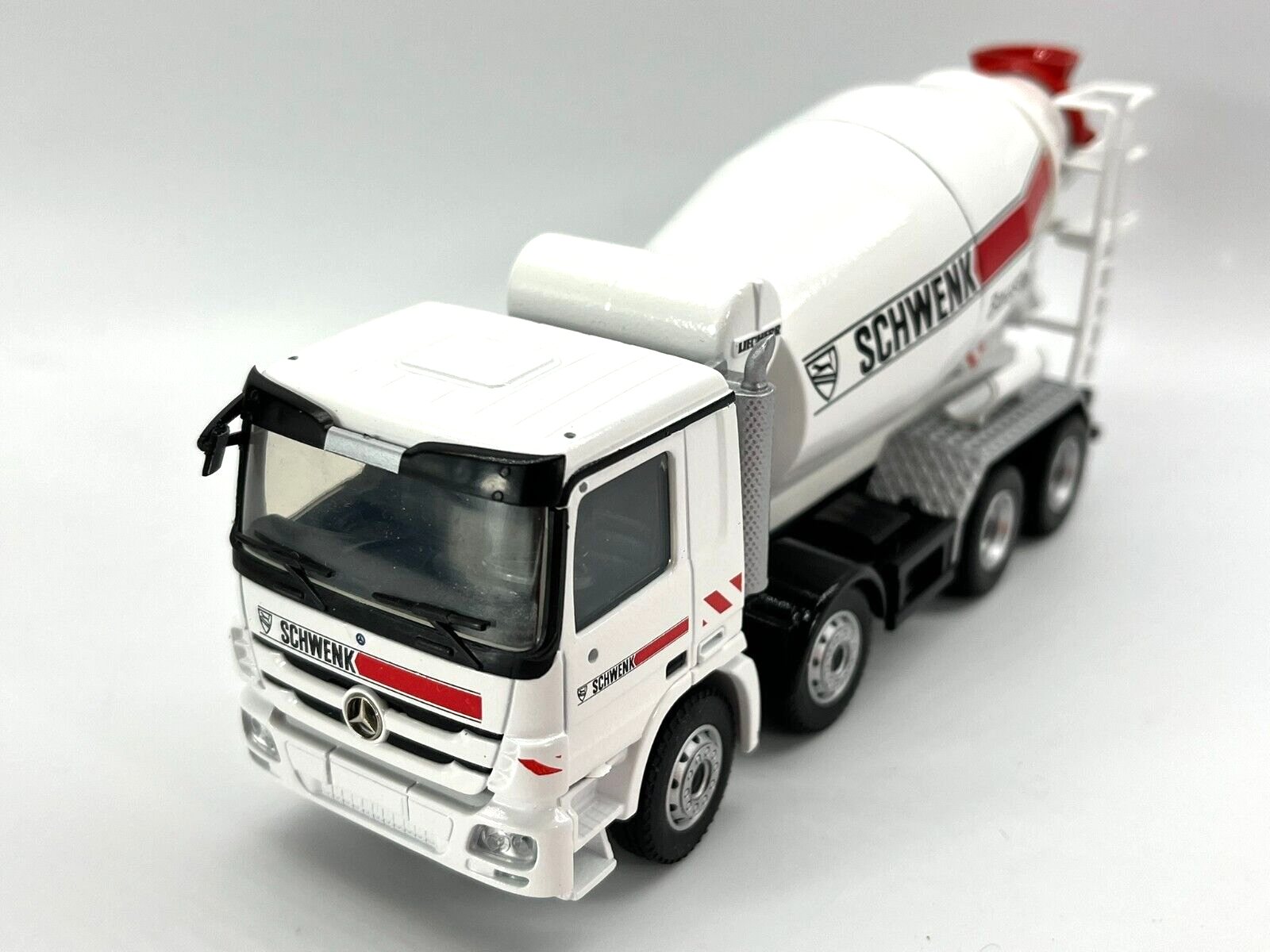 Actros 3-Achs-Betonmischer Rädlinger 1:50 NZG | a551/01 | 52 Actros 3-Achs-Betonmischer Rädlinger 1:50 NZG | a551/01 | 52