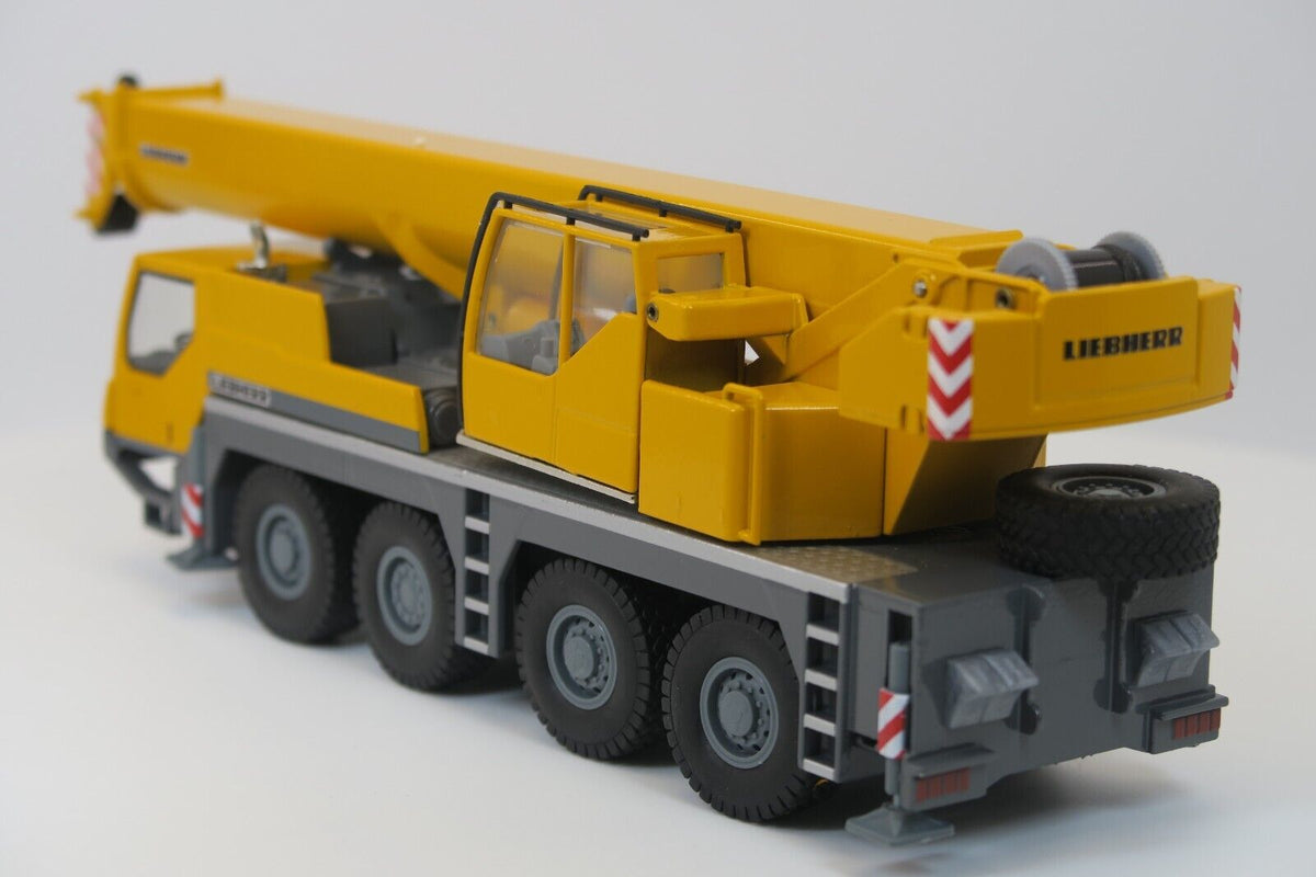 Conrad Liebherr LTM 1070-4.1 Mobilkran in Liebherr-Gelb – Diecast Sammlermodell im Maßstab 1:50, Zinkdruckguss, Art. 2100/0 – Ansicht 3