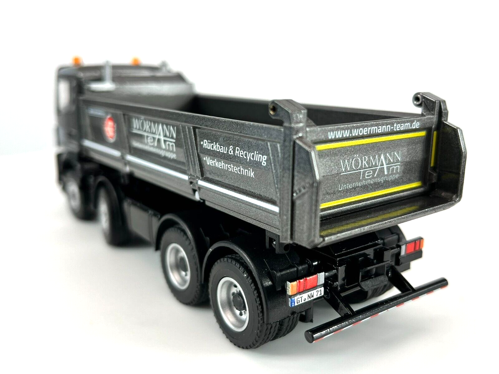 Conrad Meiller Dreiseitenkipper auf MAN TGS 8x4 in der Ausführung Wörmann – Diecast Sammlermodell im Maßstab 1:50, Art. 81241/02 – Ansicht 3