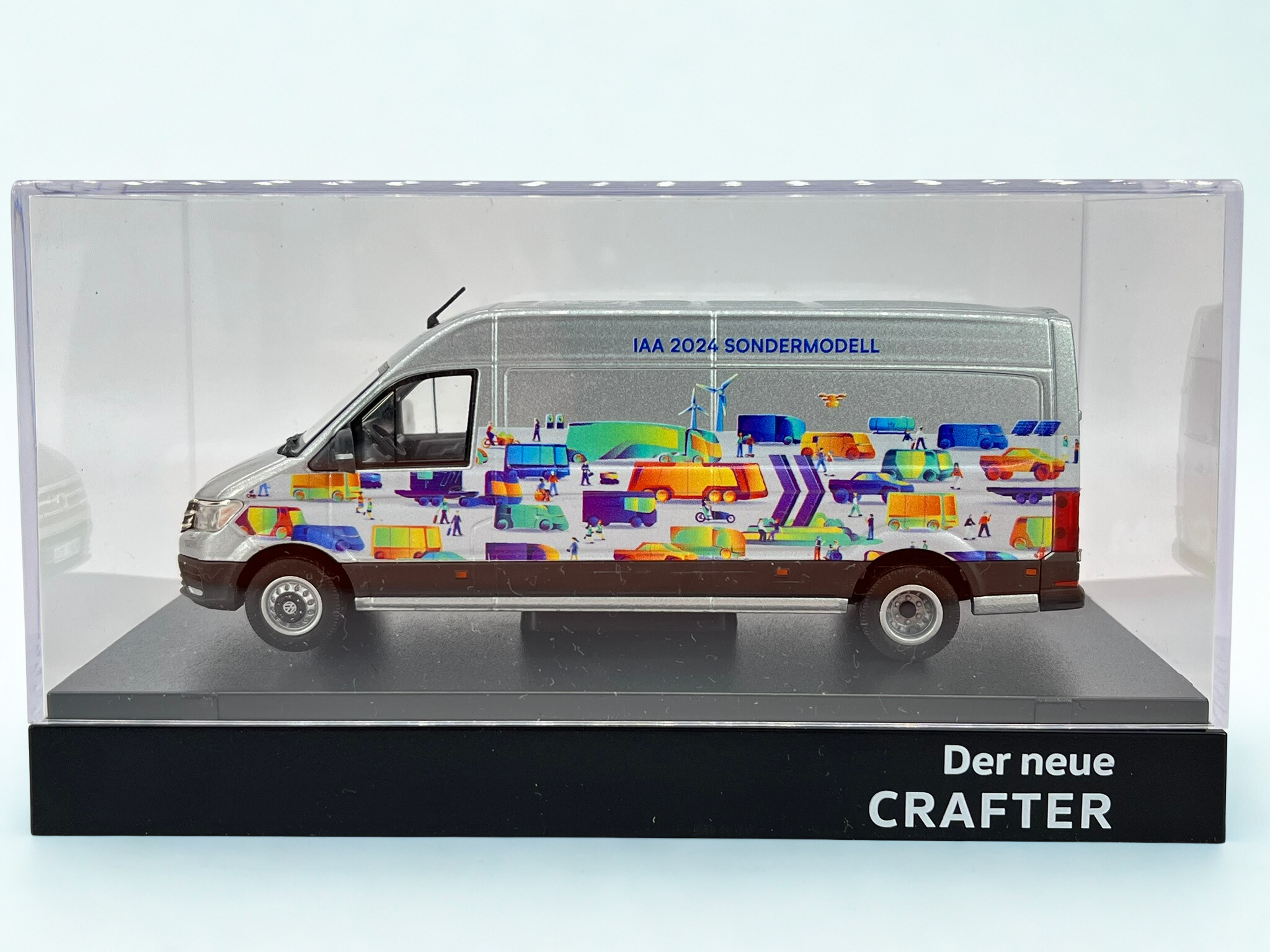 Volkswagen VW Crafter mit langem Radstand "IAA 2024 Sondermodell" (1:50) - 1614/04