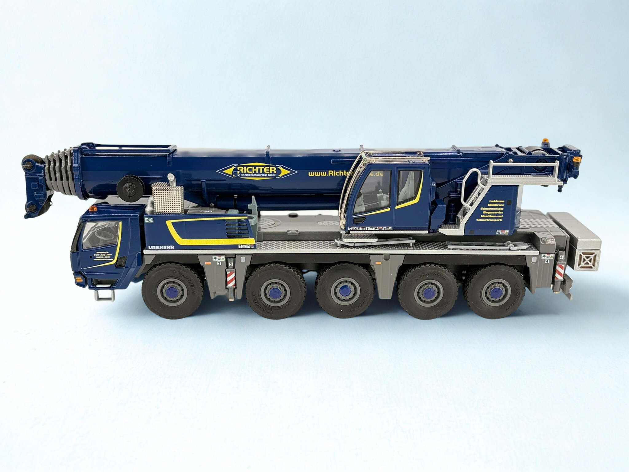 LIEBHERR LTM 1110-5.2 mobile crane "RICHTERKRANE" (1:50) - 2126/03