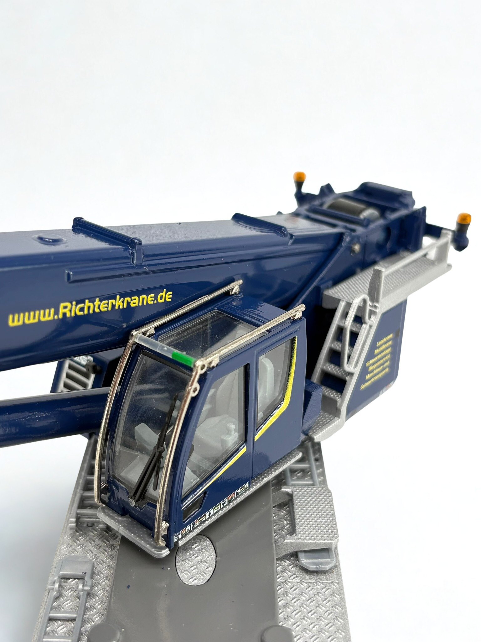 LIEBHERR LTM 1110-5.2 mobile crane "RICHTERKRANE" (1:50) - 2126/03