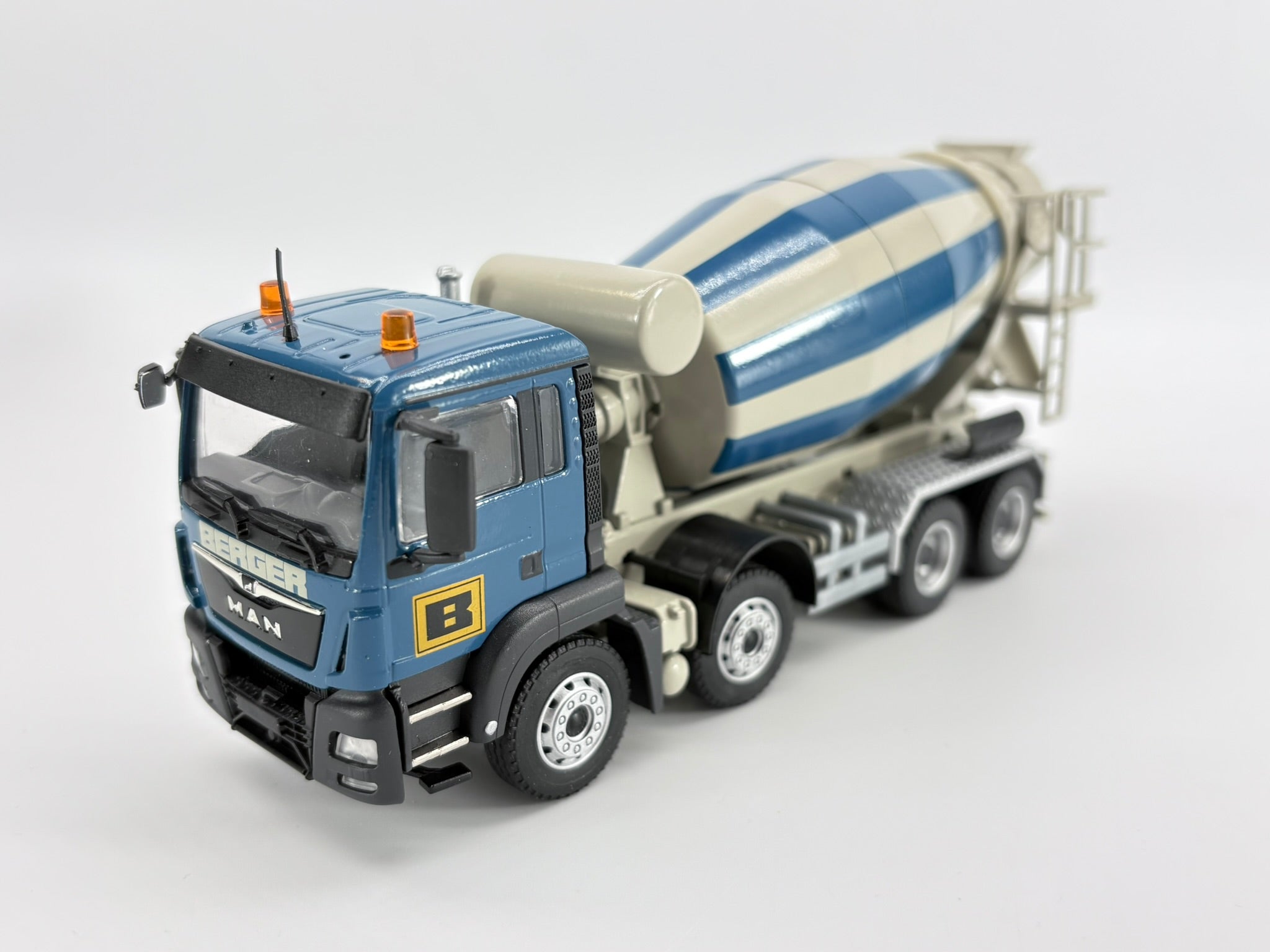 STETTER Fahrmischer auf MAN TGS M (1:50) "BERGER" - 72131/02