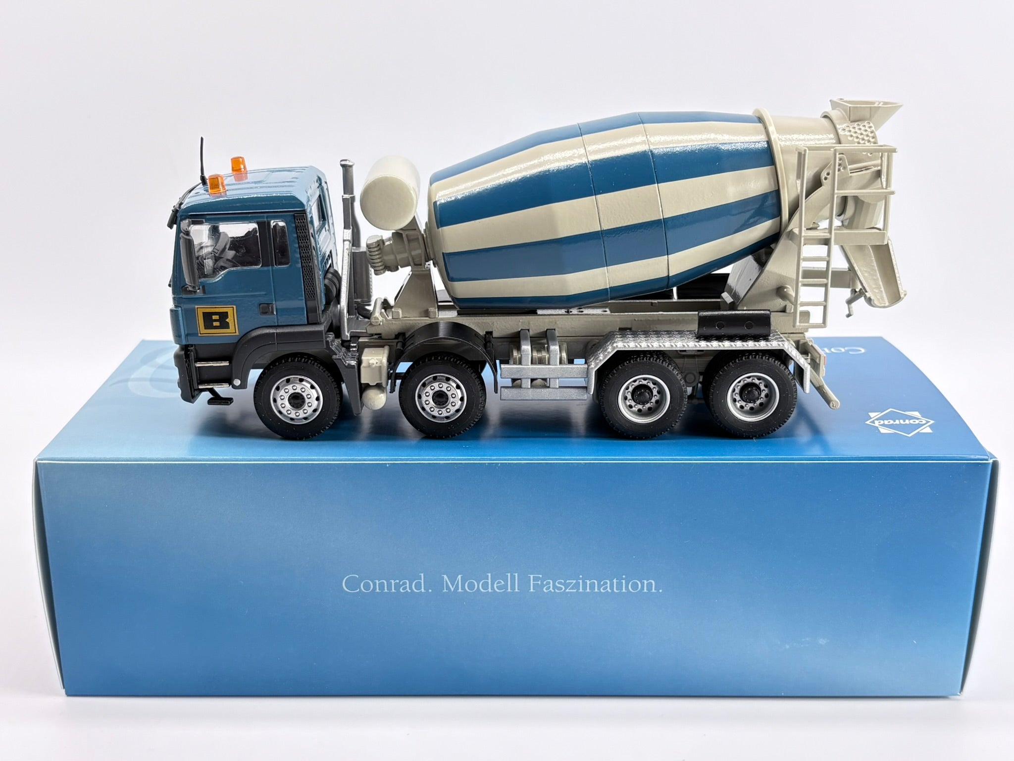 STETTER Fahrmischer auf MAN TGS M (1:50) "BERGER" - 72131/02