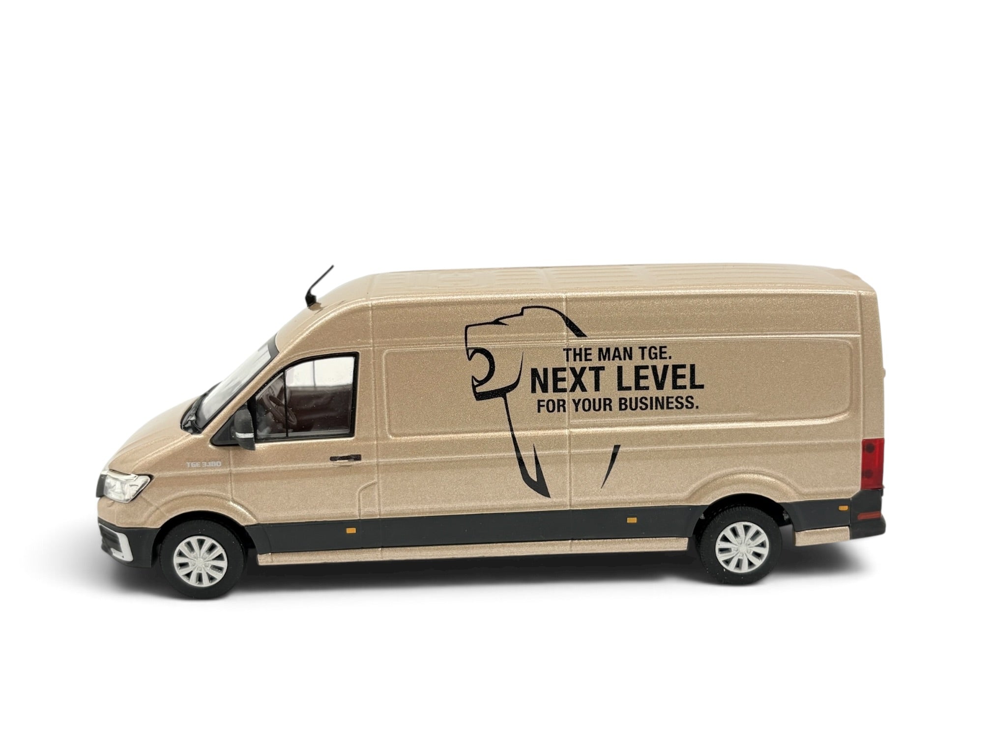 Conrad MAN TGE 3.180 Kastenwagen „Next Level“ Champagner-Metallic – Diecast-Sammlermodell 1:50, Art. 1615/17 – Ansicht 2