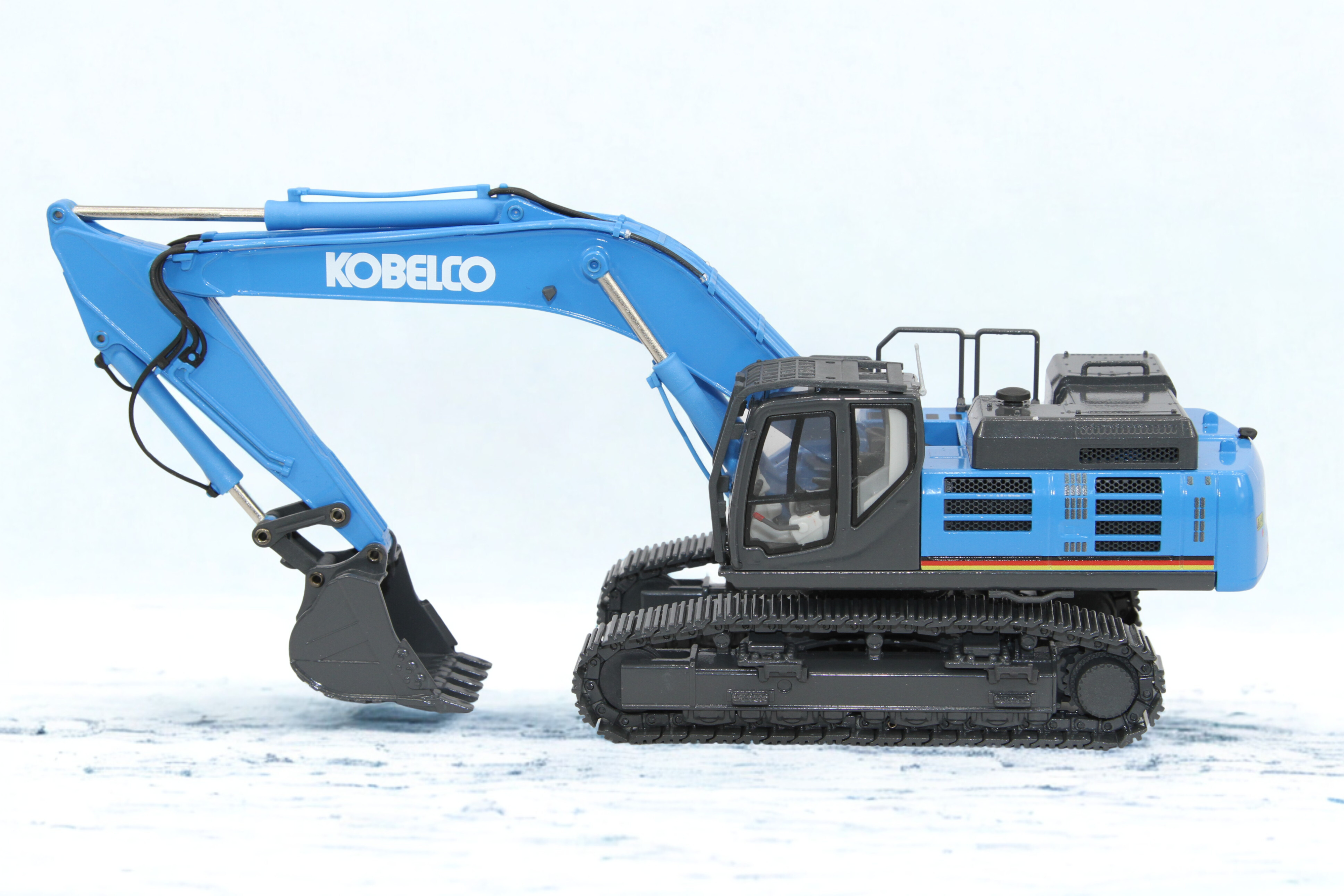 Kobelco SK500LC Raupenbagger Conrad 1:50 BAUMA 2025 Edition 2