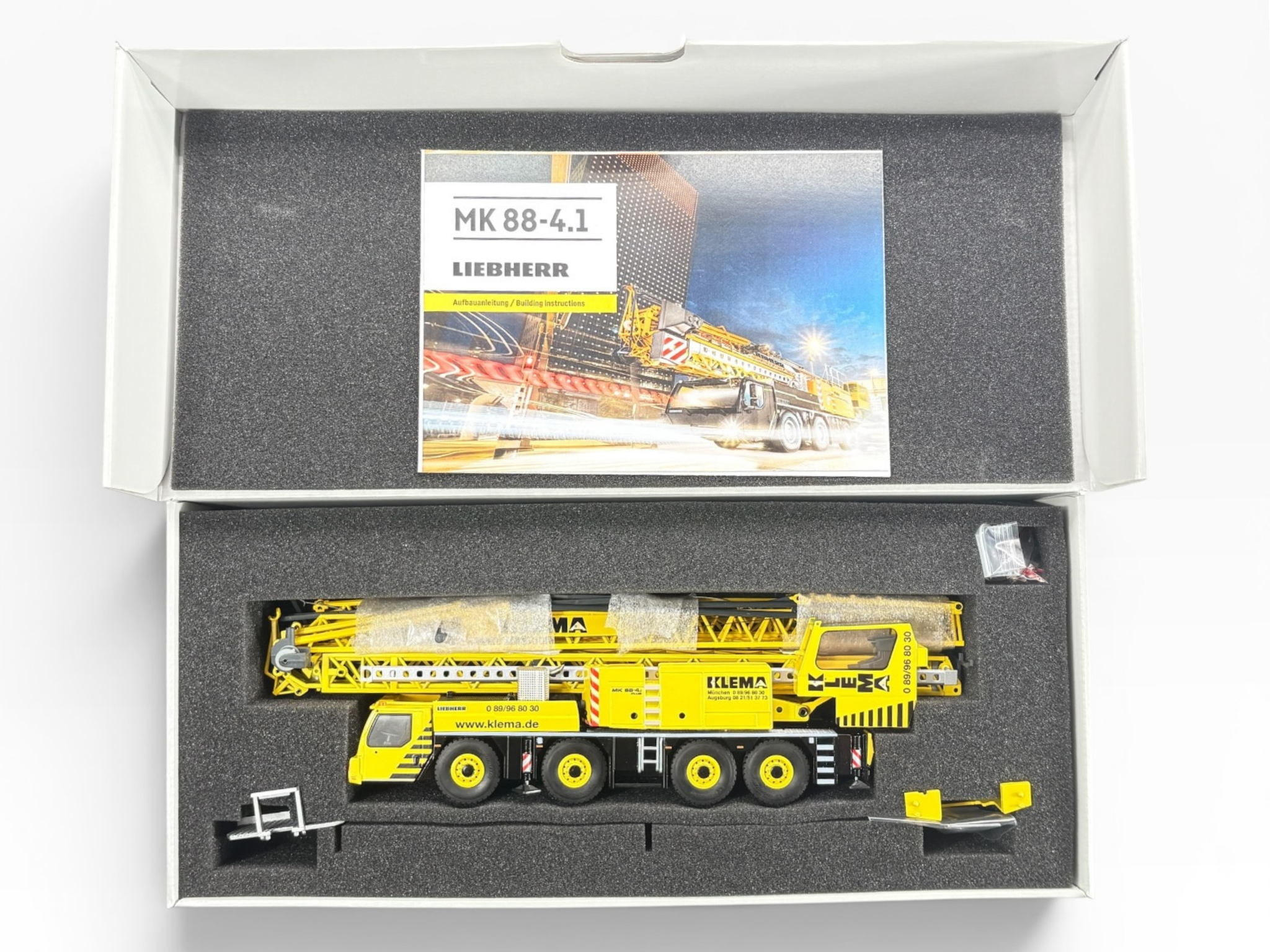 Conrad Liebherr MK 88-4.1 Mobilbaukran in der Werbeausführung KLEMA Kranverleih GmbH München-Oberschleißheim – Diecast Sondermodell im Maßstab 1:50, Zinkdruckguss