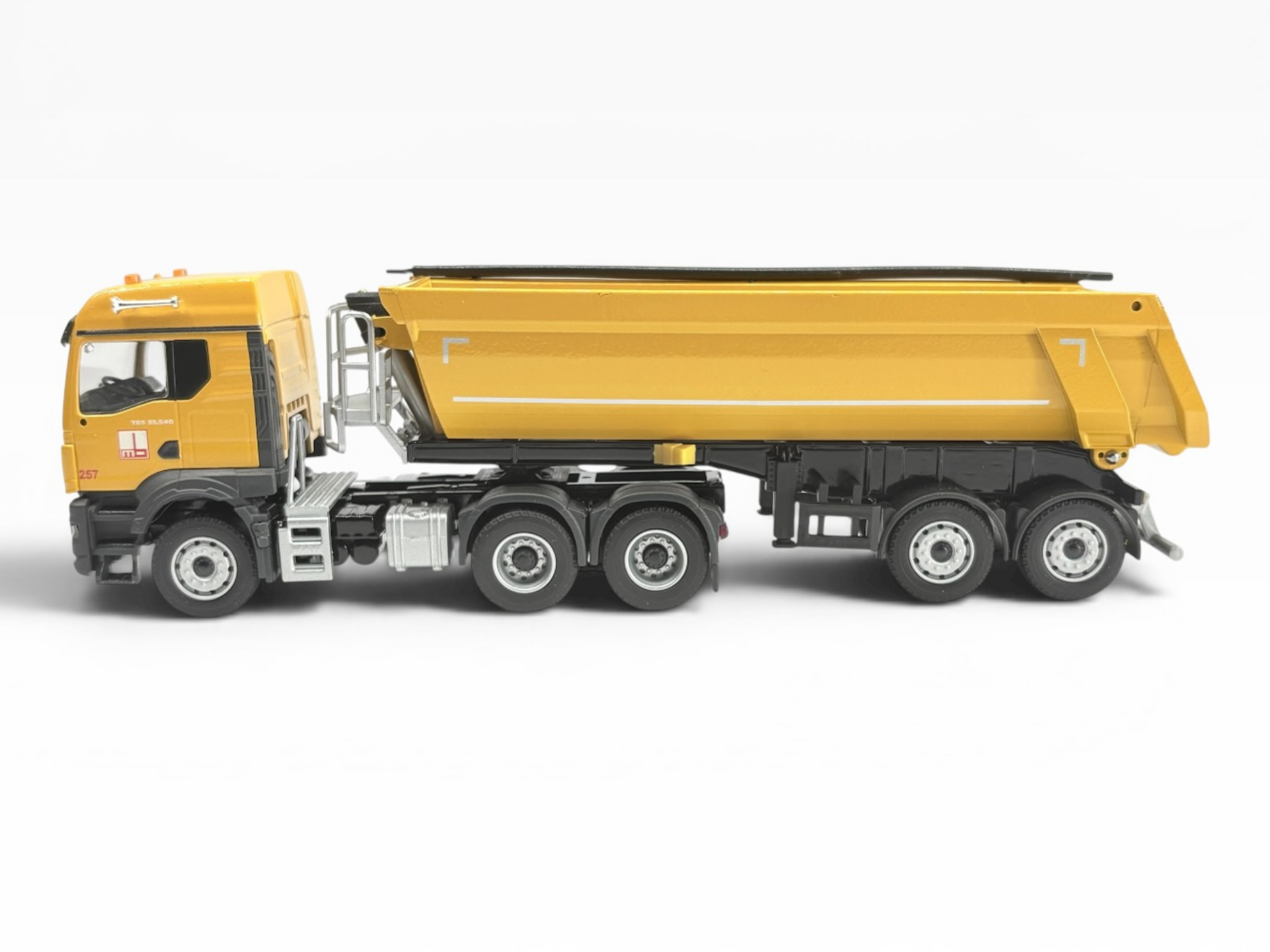 Conrad MAN TGS TM 33.540 mit Schwarzmüller Rundmuldenauflieger in der Werbeausführung Max Bögl Bauunternehmung – Diecast Sondermodell im Maßstab 1:50, limitierte Auflage 100 Stück, Art. 81265/03