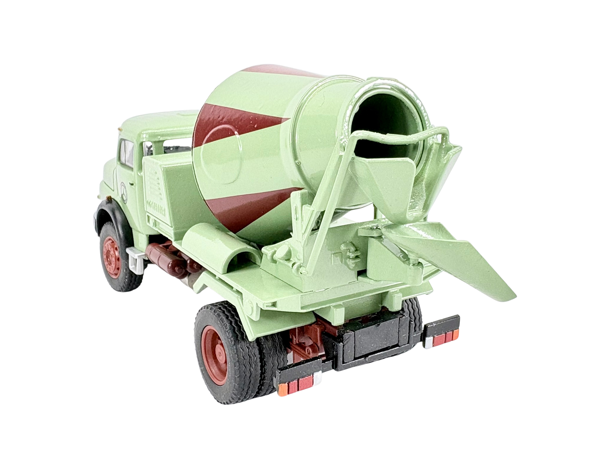 Conrad Mercedes-Benz LAK 2624 Kurzhauber mit Stetter 2-Achs Betonmischer in „MBMC"-Ausführung – Diecast Sammlermodell im Maßstab 1:50, Zinkdruckguss, Art. 1059/0