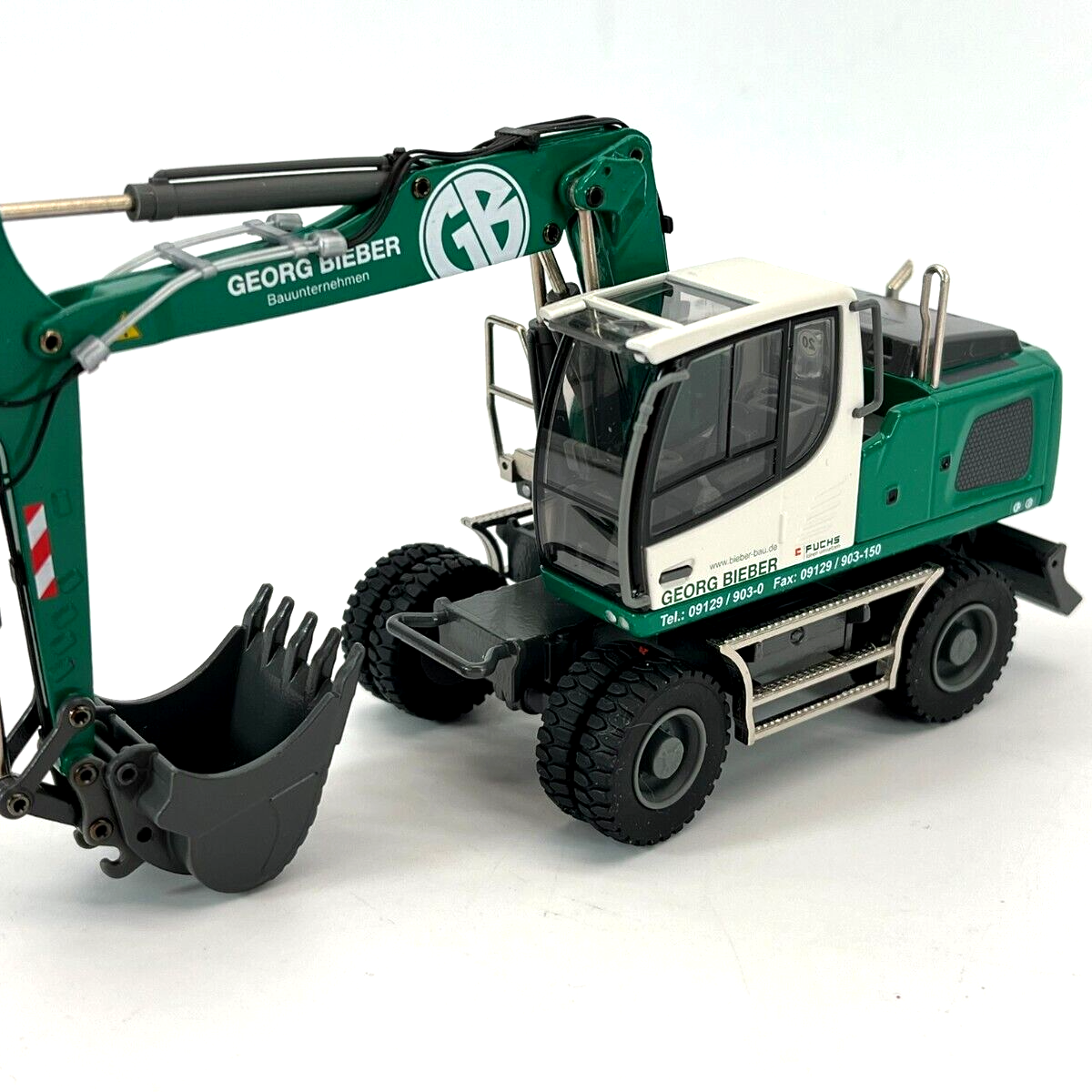 リープヘル A920 ホイール式油圧ショベル(1/50) conrad Liebherr A920 wheeled excavator / 1:50 Conrad