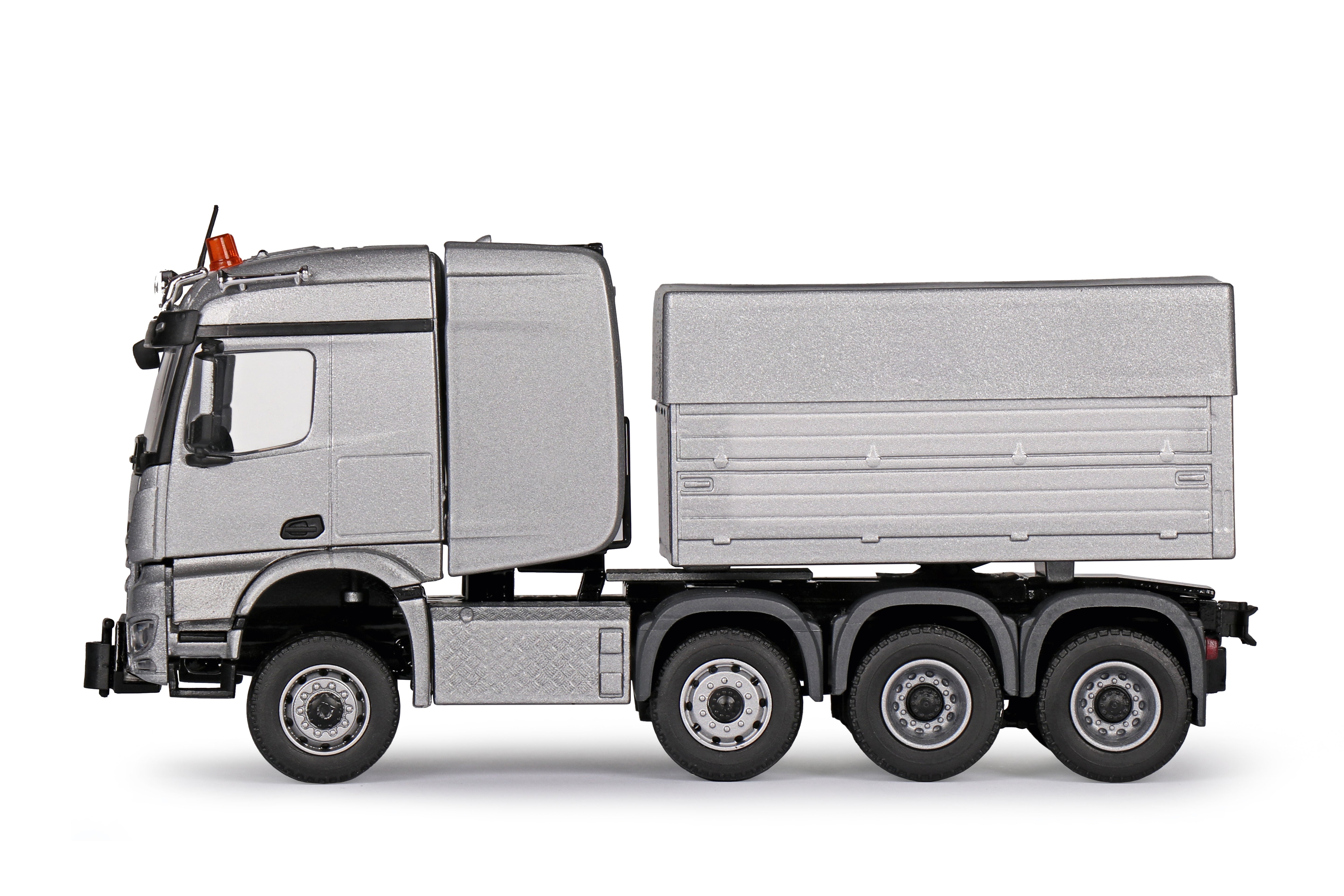 Conrad Mercedes-Benz Arocs Schwerlastzugmaschine Stream Space „SILBER“ – Diecast Sammlermodell im Maßstab 1:50, Art. 78001/11