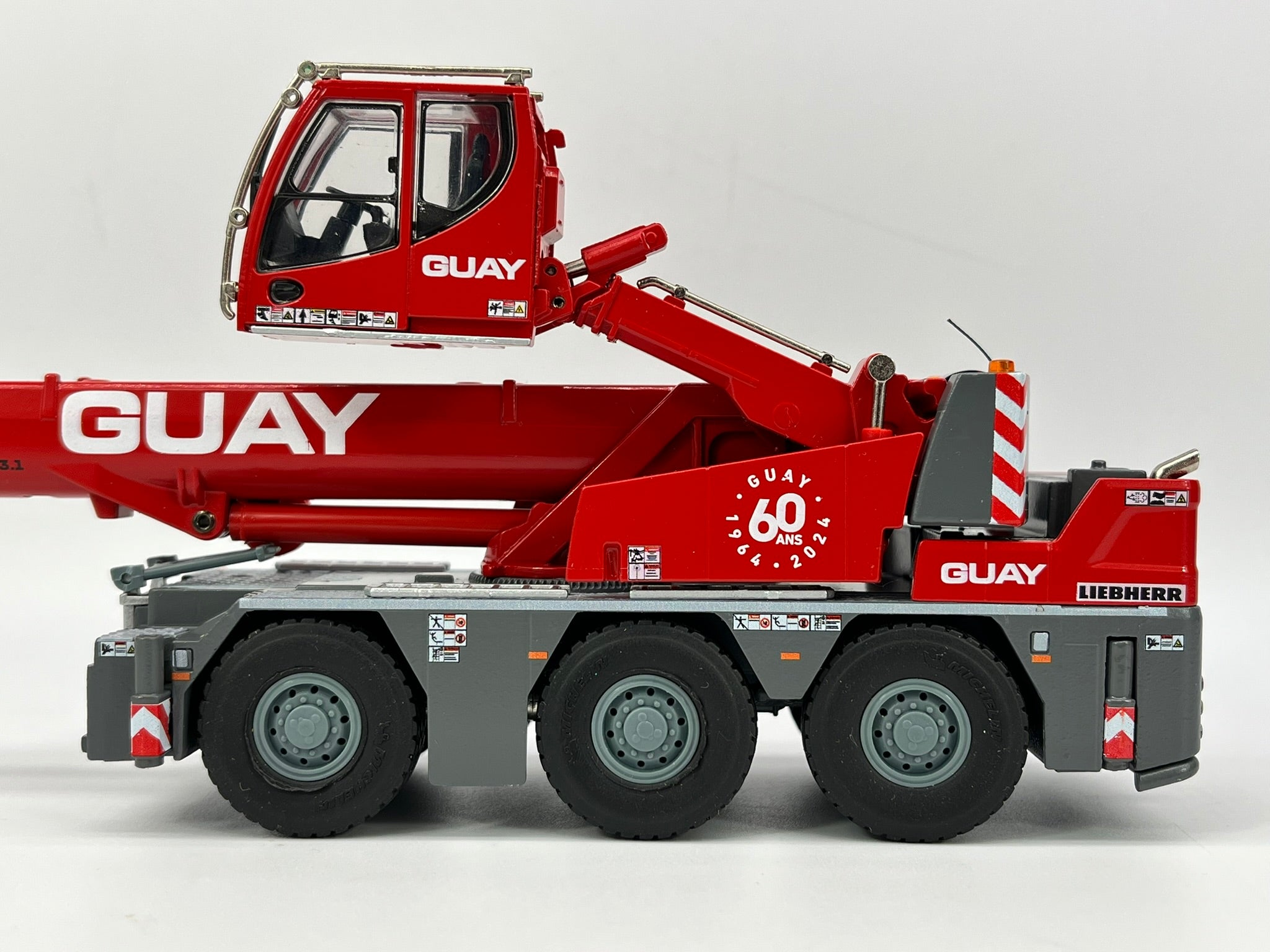 Modèles CONRAD I 2855/1 I Chargeuse sur chenilles LIEBHERR LR 636 (1:50) « EUROVIA »