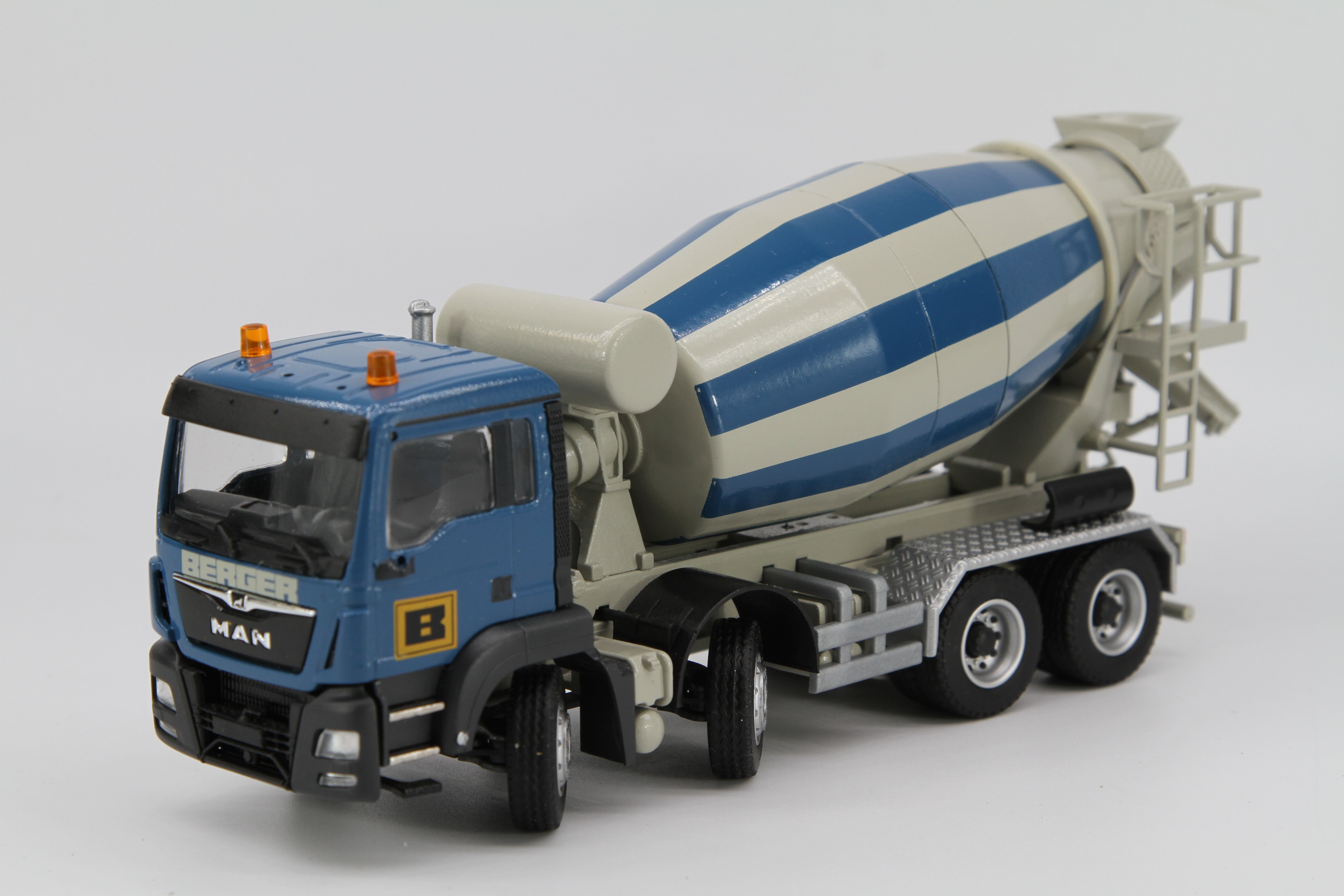 STETTER Fahrmischer auf MAN TGS M (1:50) "BERGER"