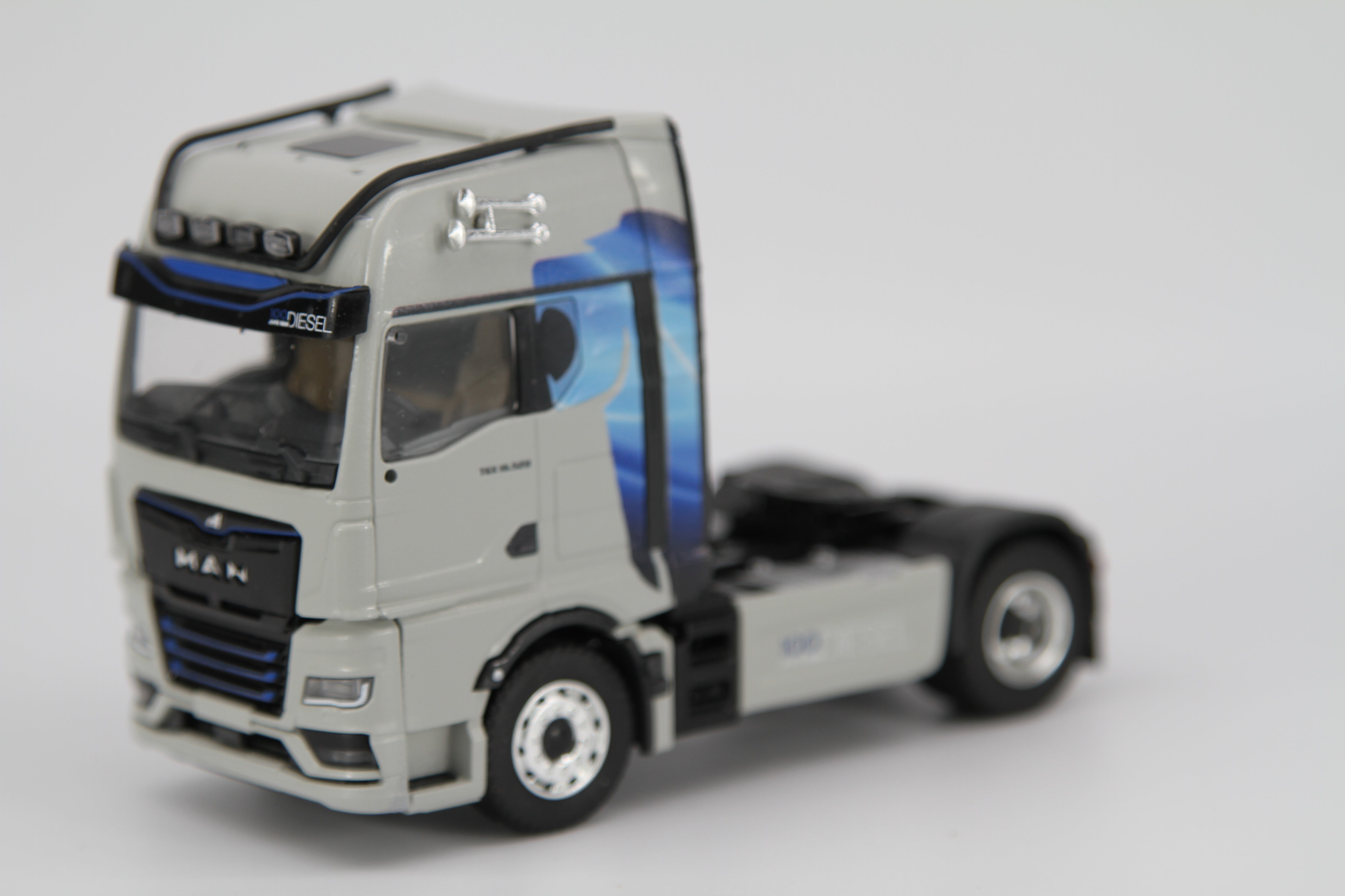 MAN TGX GX 18.520 Sattelzug (1:50) "100 Jahre MAN Diesel"