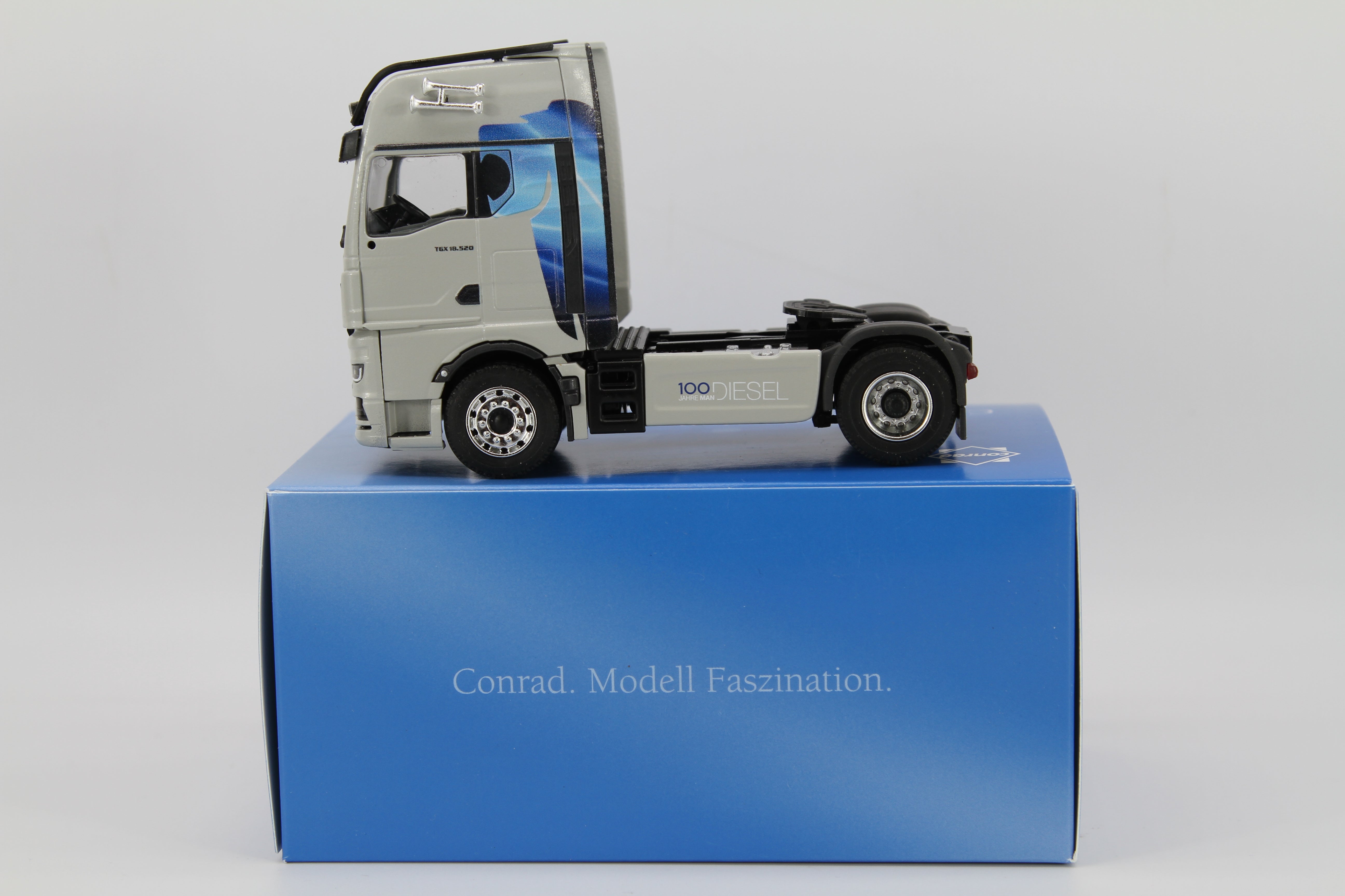 MAN TGX GX 18.520 Sattelzug (1:50) "100 Jahre MAN Diesel"