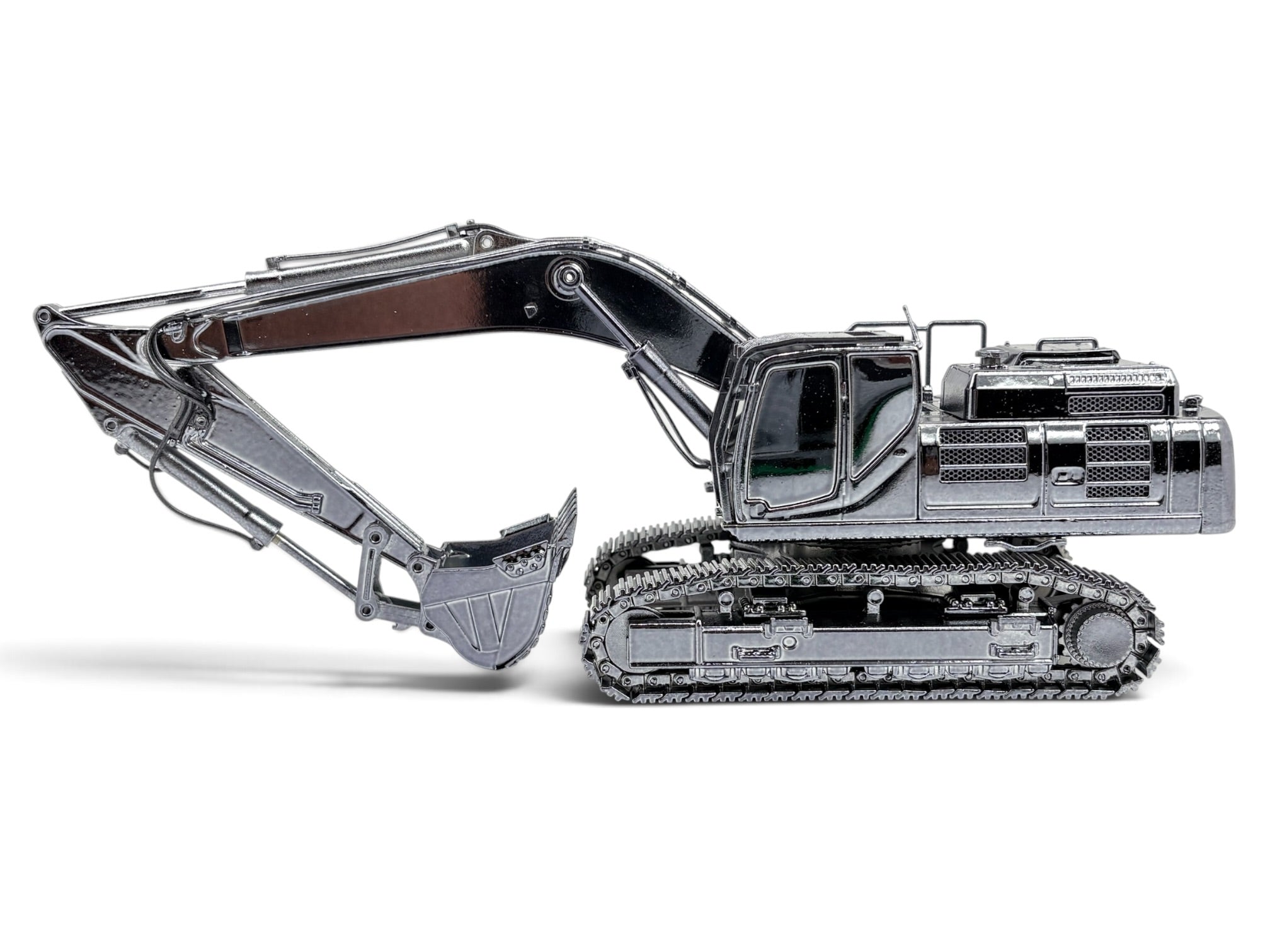 Conrad Kobelco SK500LC-10 Raupenbagger „Delft Blue“ Gun Metal – Diecast-Sammlermodell 1:50, Art. 2210/08 – auf Verpackung