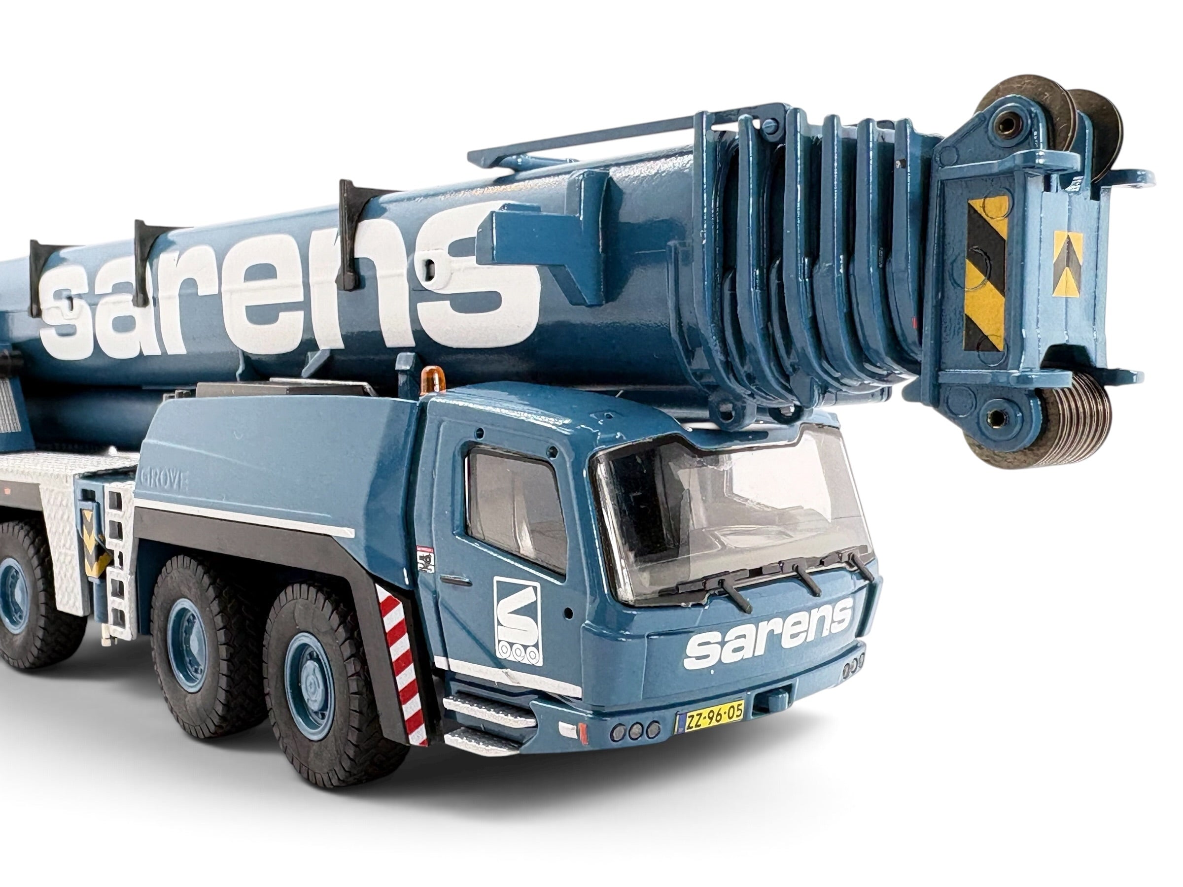 Conrad Grove GMK 6300L Mobilkran „Sarens“ mit Auslegerverlängerung – Diecast-Sammlermodell 1:50, Art. 2114/05 – Ansicht 2