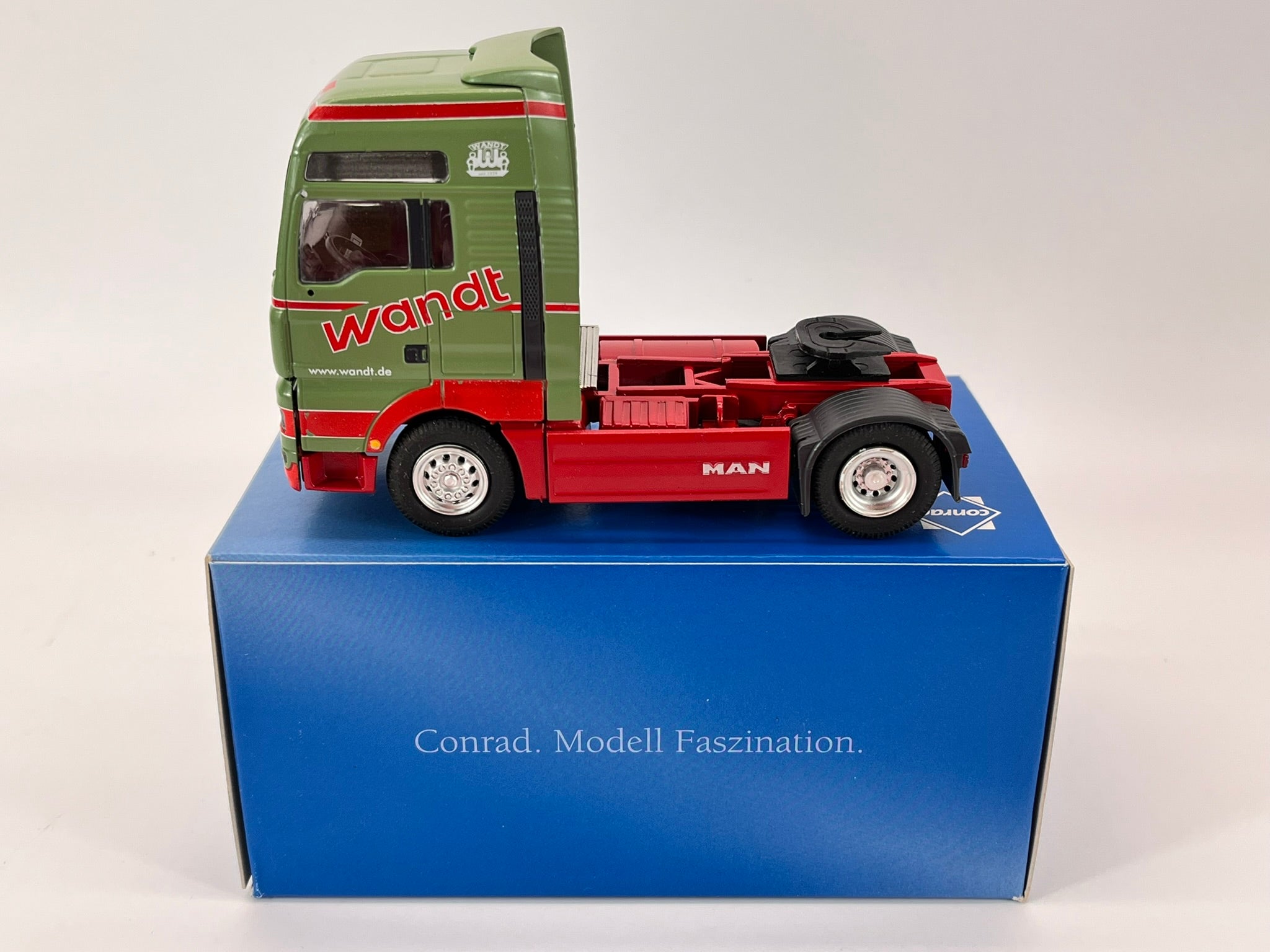 Conrad Models I MAN TGX 41 Tractor Unit (1:50) "Wandt Spedition"