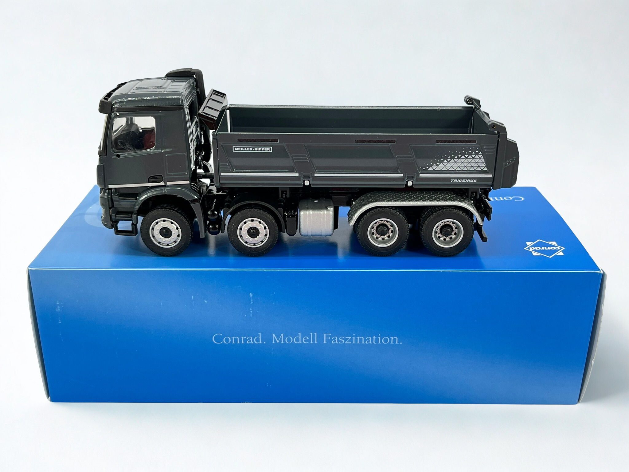 MEILLER TRIGENIUS D421 auf Mercedes-Benz Arocs (1:50) - 78255/0