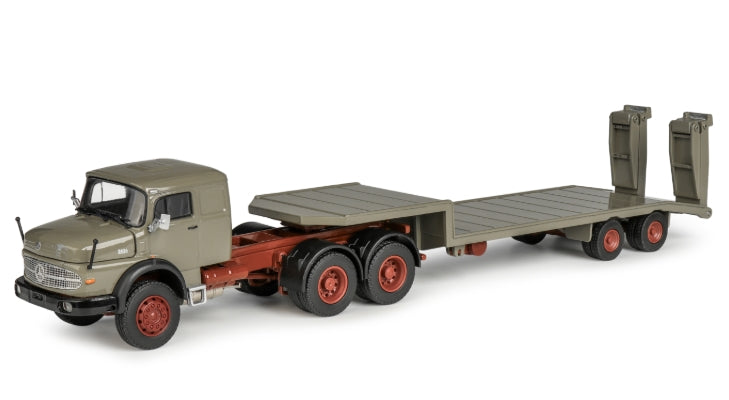 Mercedes-Benz LAS2624 Zugmaschine mit Tieflade-Auflieger Conrad Modelle 1:50 Schwertransport Modell 1061 02