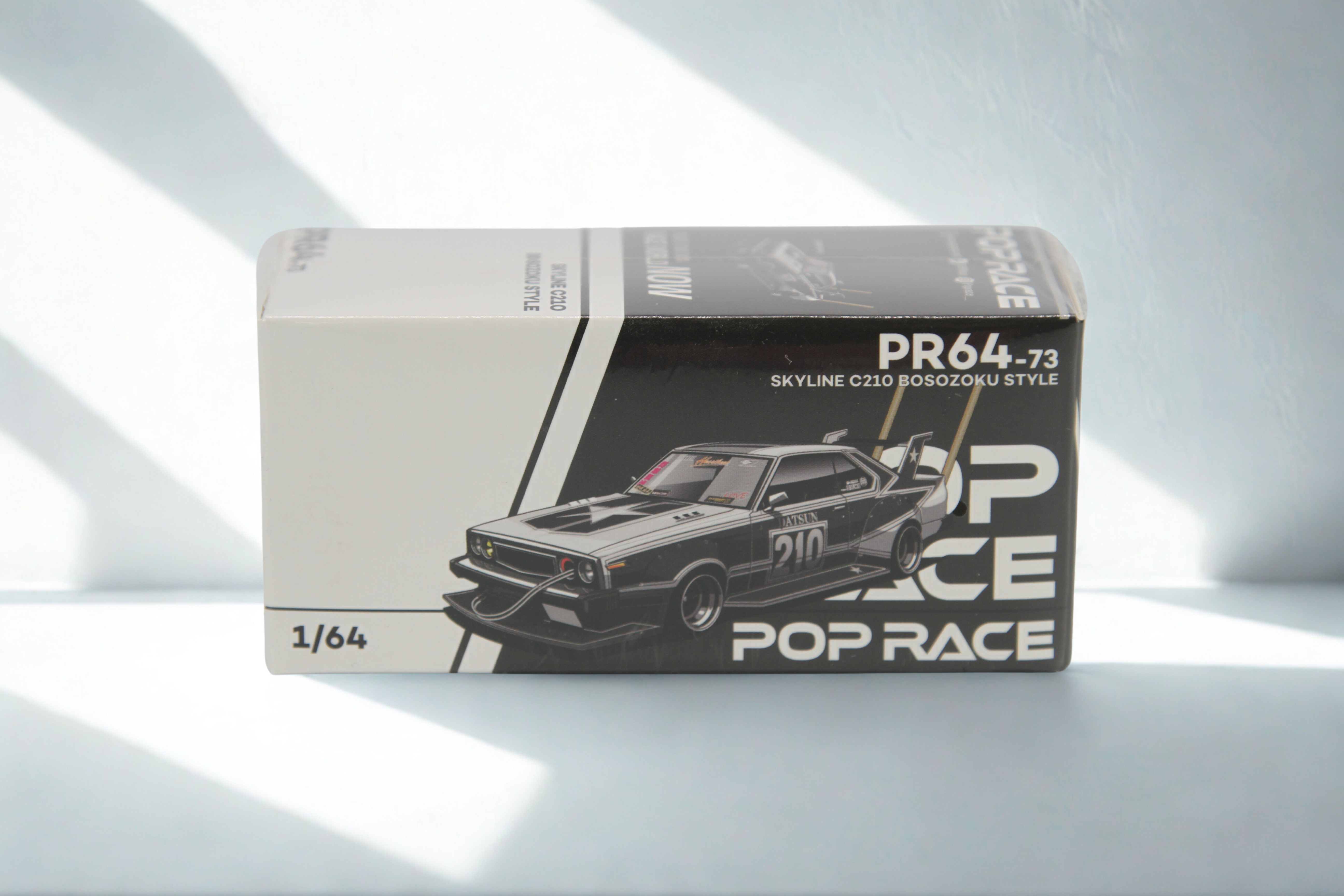 NISSAN Skyline C210 "Kaido House Racer" - "Bosozoku Style" (1:64) - PR64-073