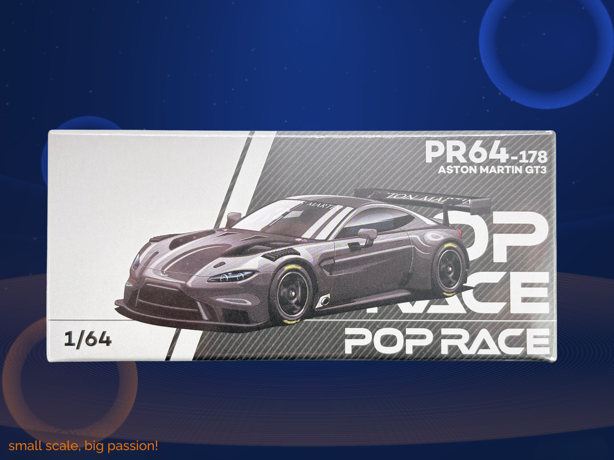 Pop Race Diecast Modellauto Aston Martin Vantage GT3 Full Carbon Black Edition, Maßstab 1:64, limitierte Edition, Artikelnummer PR64-178