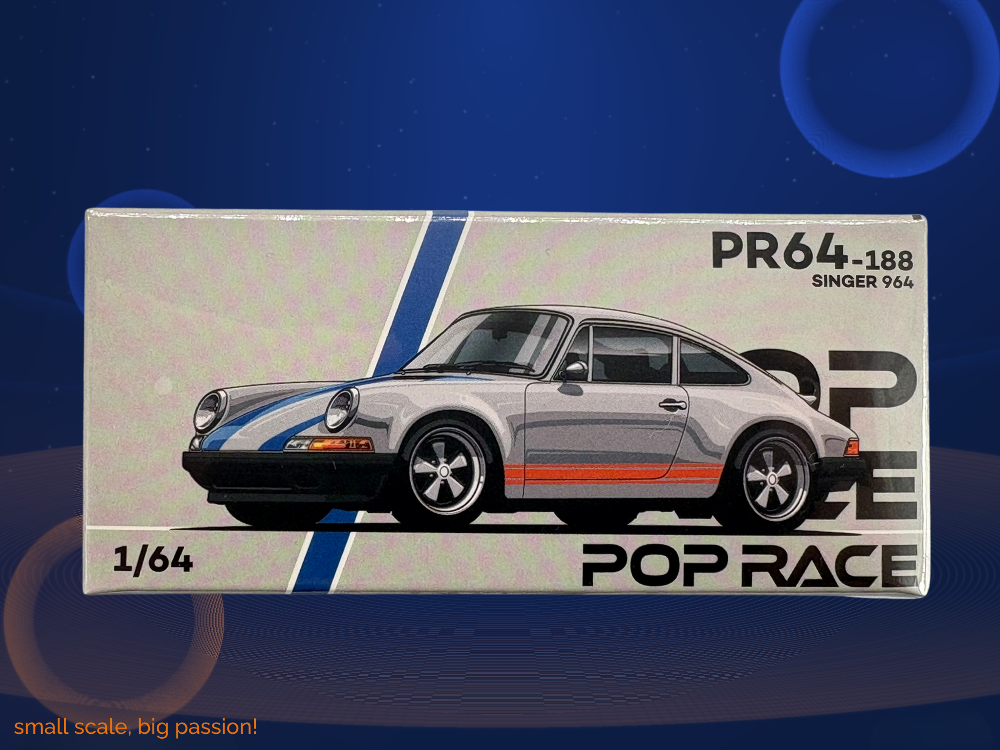 Pop Race Porsche Singer 964 in Silver Metallic mit Blue & Red Stripes – Diecast Sammlermodell im Maßstab 1:64, Restomod-Hommage, Art. PR64-188
