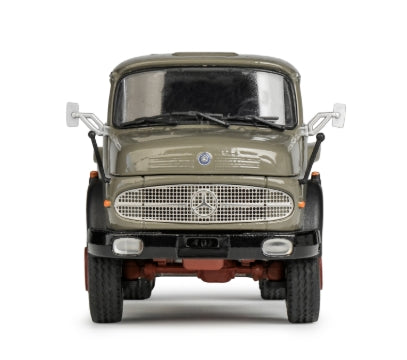 Schwertransport Modell Mercedes-Benz LAS2624 mit Tieflade-Auflieger 1:50 1064 02 Front